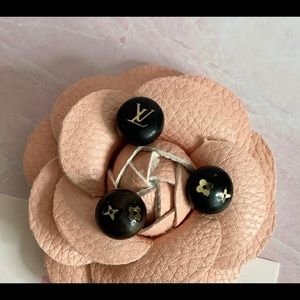 Louis Vuitton (limited)wooden earrings (3set)